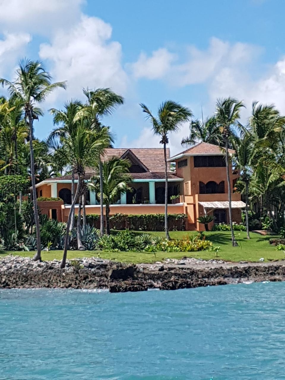 Property building, Garden view, Sea view
