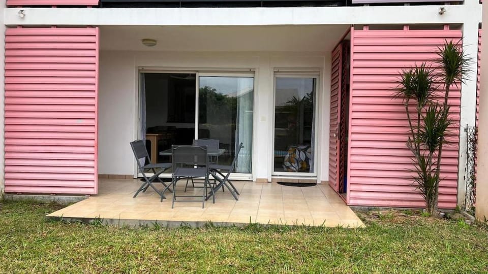 Patio, Day, Garden, Garden view