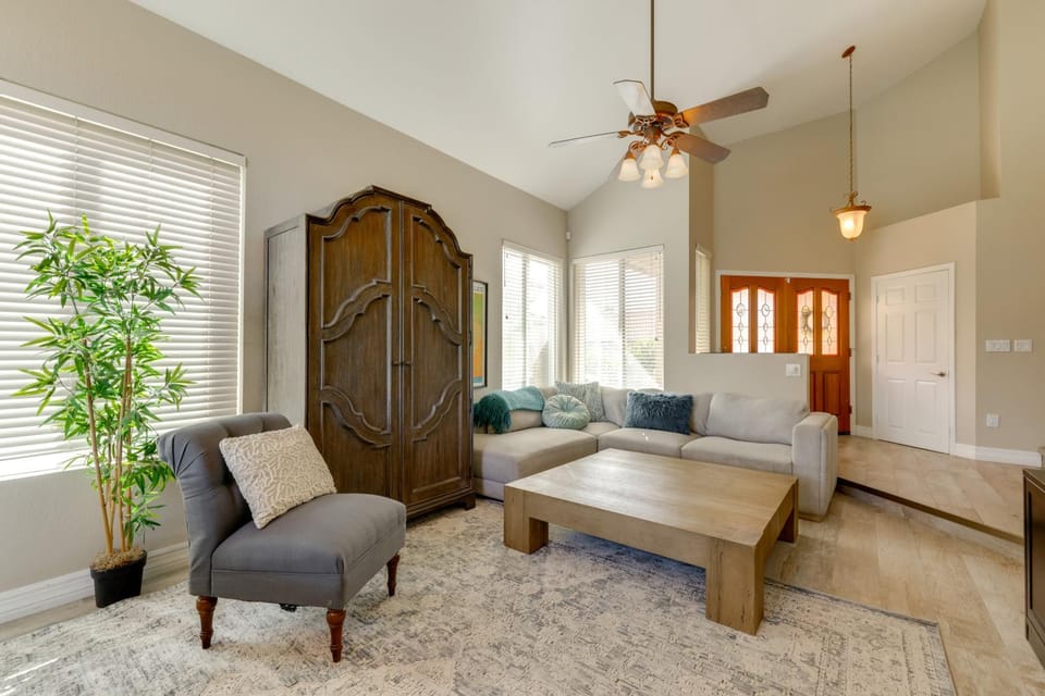 Lakefront Living! Huge Phoenix Home w/ Pool Table House in Phoenix