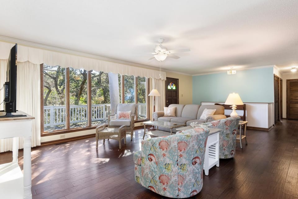Joeys Place by Emerald Isle Realty House in Emerald Isle