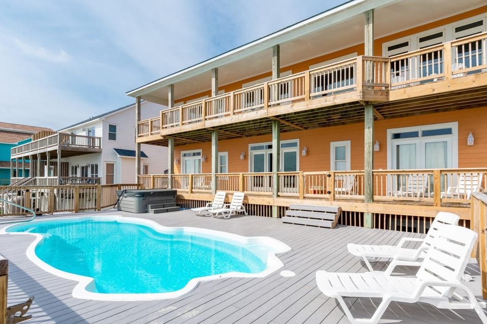 Luxury Sands by Emerald Isle Realty House in Emerald Isle