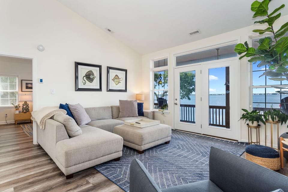 The Emerald Belle by Emerald Isle Realty House in Emerald Isle