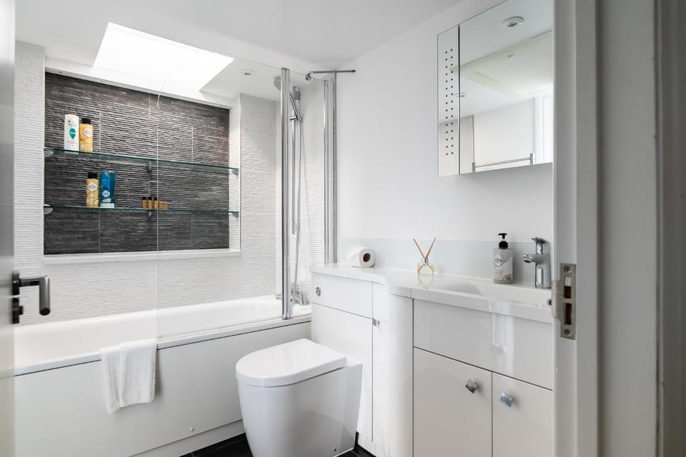 Toilet, Bathroom, Bath