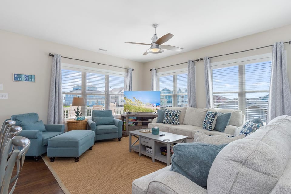 Wahoo Waves by Emerald Isle Realty House in Emerald Isle
