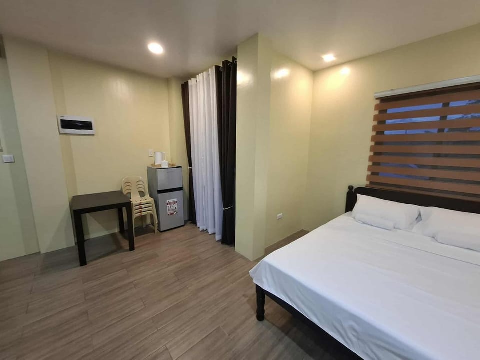 Bed, Photo of the whole room, Bedroom, air conditioner