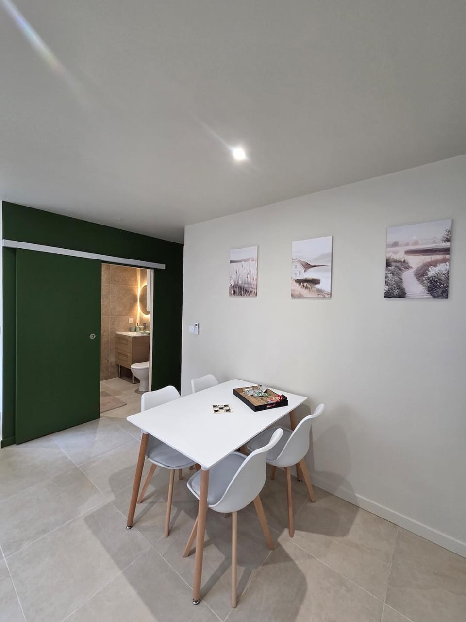 Seating area, Dining area