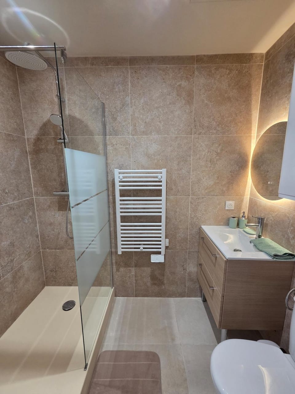 Shower, Toilet, Bathroom, hair dryier, towels