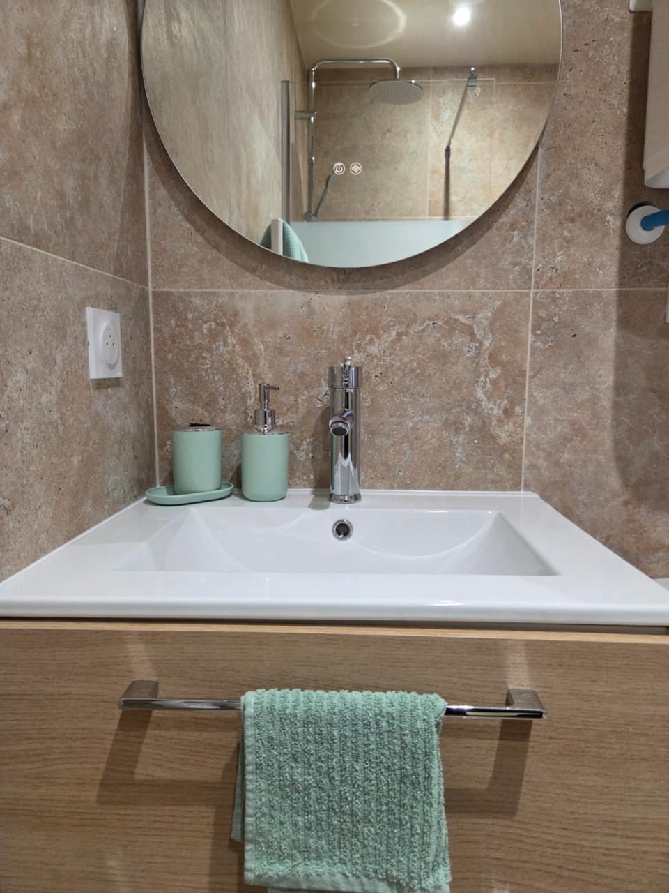 Studio refait à neuf, proche gare et centre-ville Apartment in Bourgogne-Franche-Comté