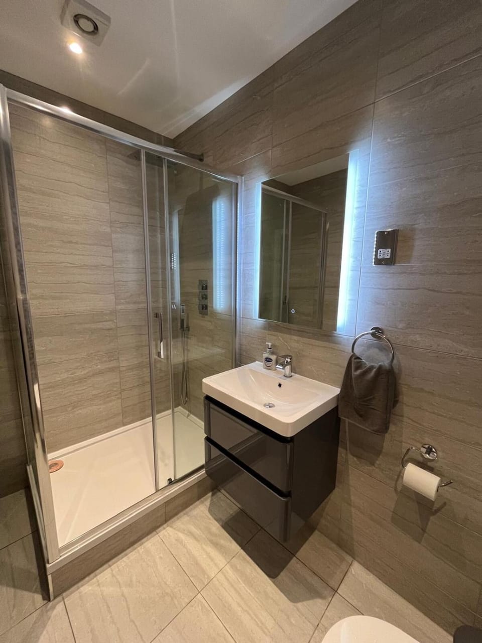 Modern Apartment - Central Location - Parking Apartment in Liverpool