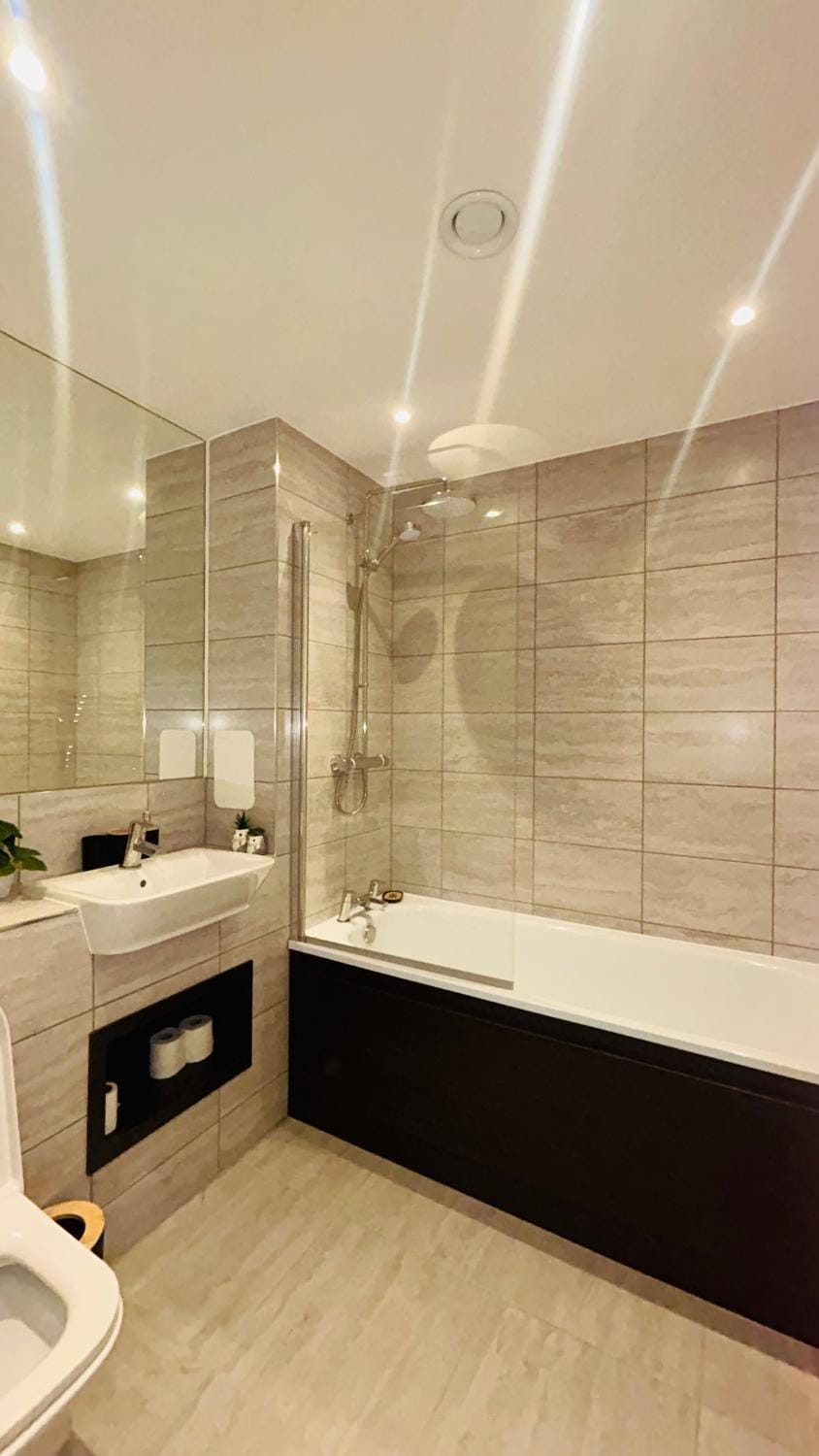 Modern Downtown Escape Apartment in Barking