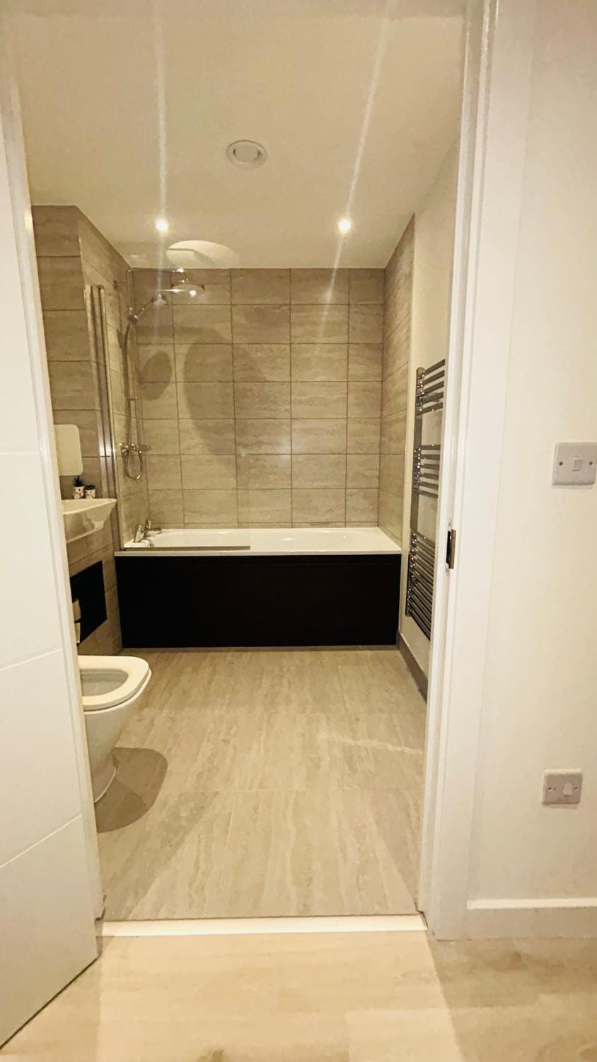 Modern Downtown Escape Apartment in Barking