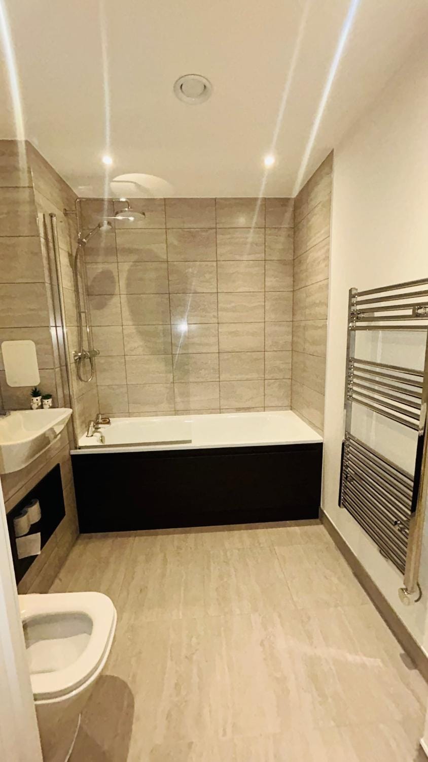 Modern Downtown Escape Apartment in Barking