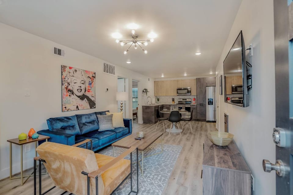 Living room, Decorative detail, Seating area