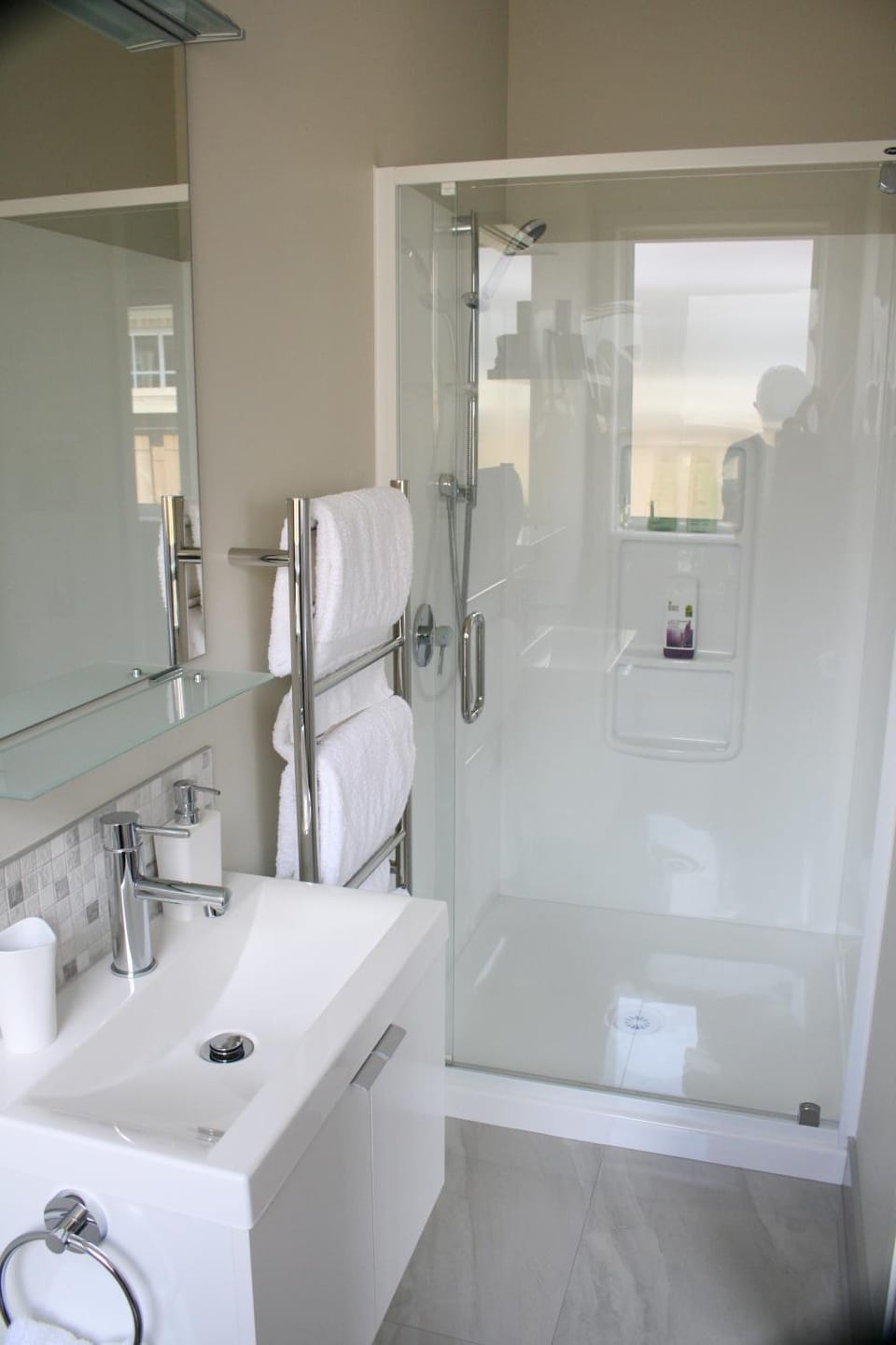 Shower, Bathroom, towels