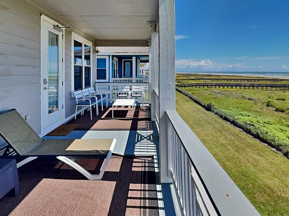 So Serene House in Galveston Island