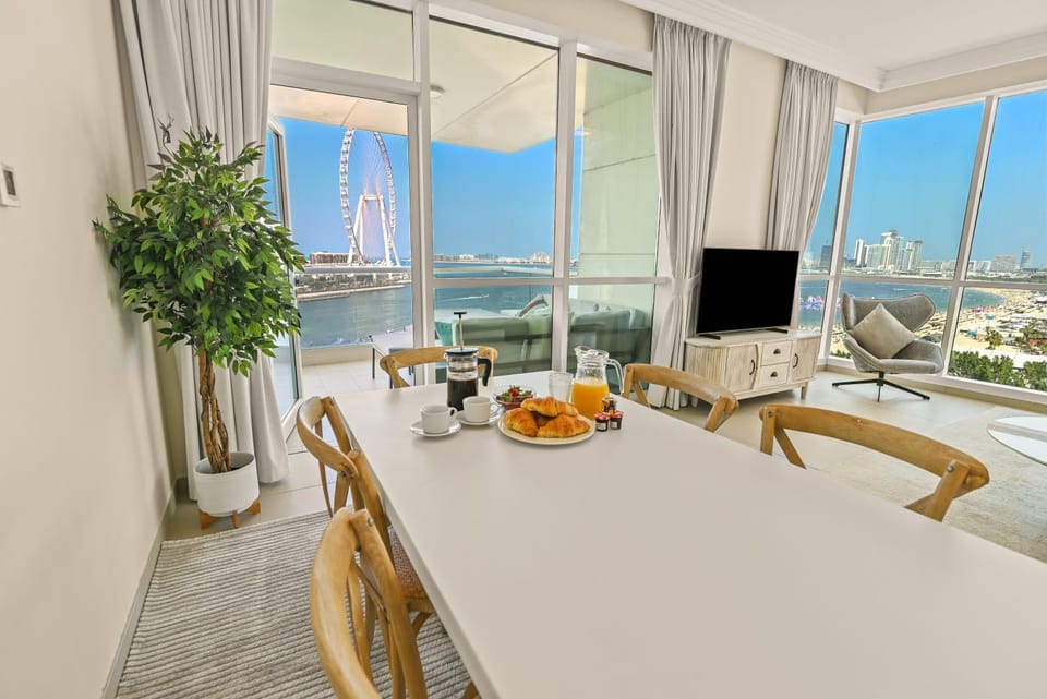 Food and drinks, Dining area, Sea view