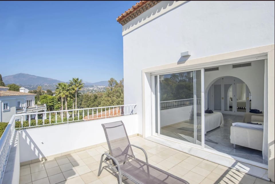 Elegant Villa Retreat with Lush Gardens Villa in Marbella