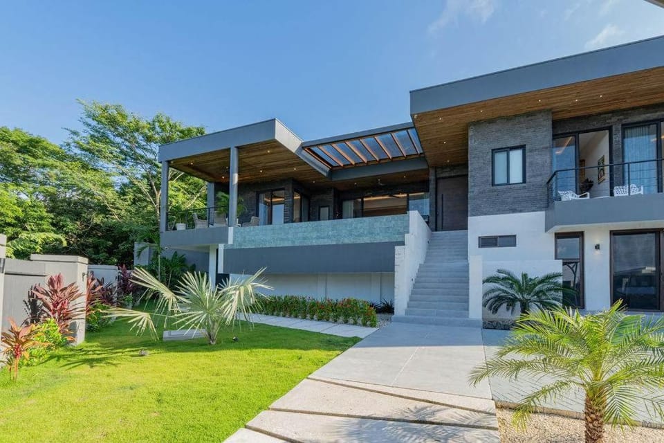 Beach Mode Luxury 3-Story House in Tamarindo House in Tamarindo