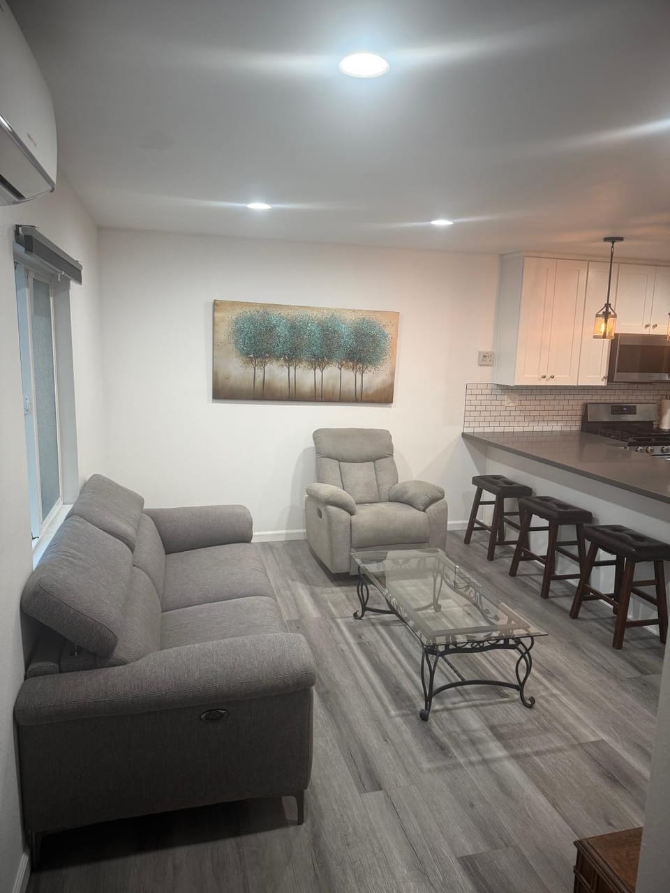 Cozy Home Away From Home Apartment in Reseda