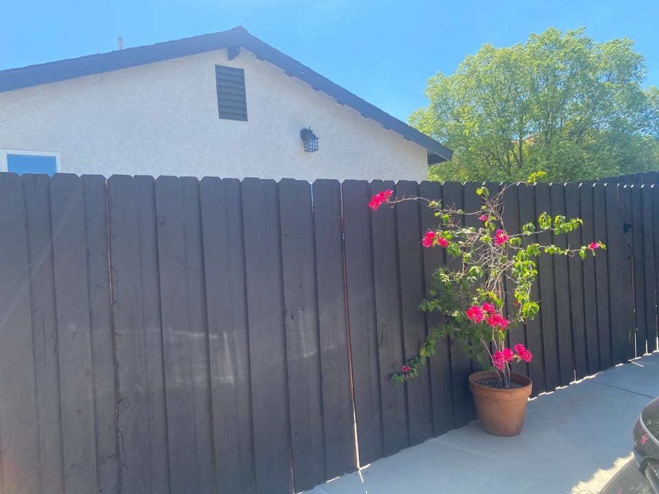Cozy Home Away From Home Apartment in Reseda