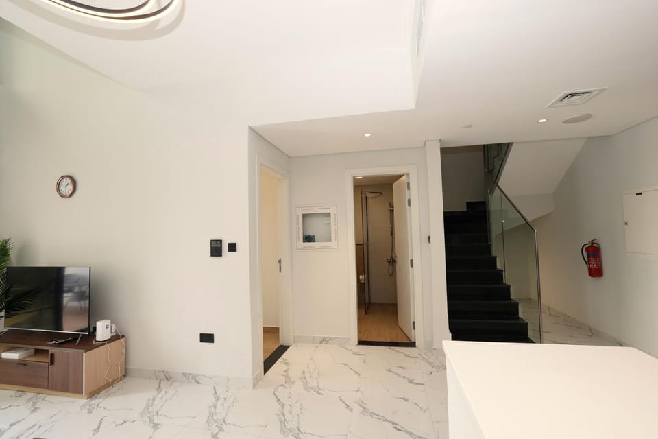 Bathroom, TV and multimedia, Living room, Photo of the whole room, air conditioner