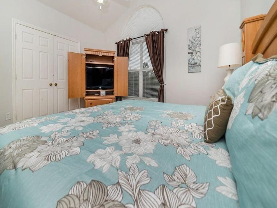 Private Pool Retreat Near Disney | Sleeps 12 Villa in Four Corners