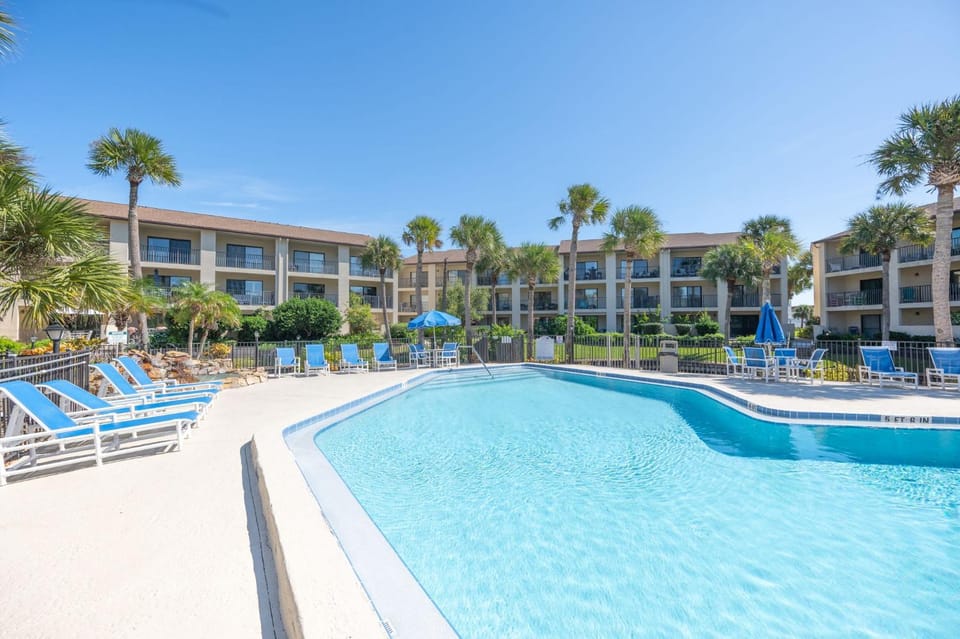 3BRPoolside Condo Near Beach House in Saint Augustine Beach