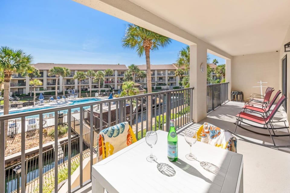 3BRPoolside Condo Near Beach House in Saint Augustine Beach