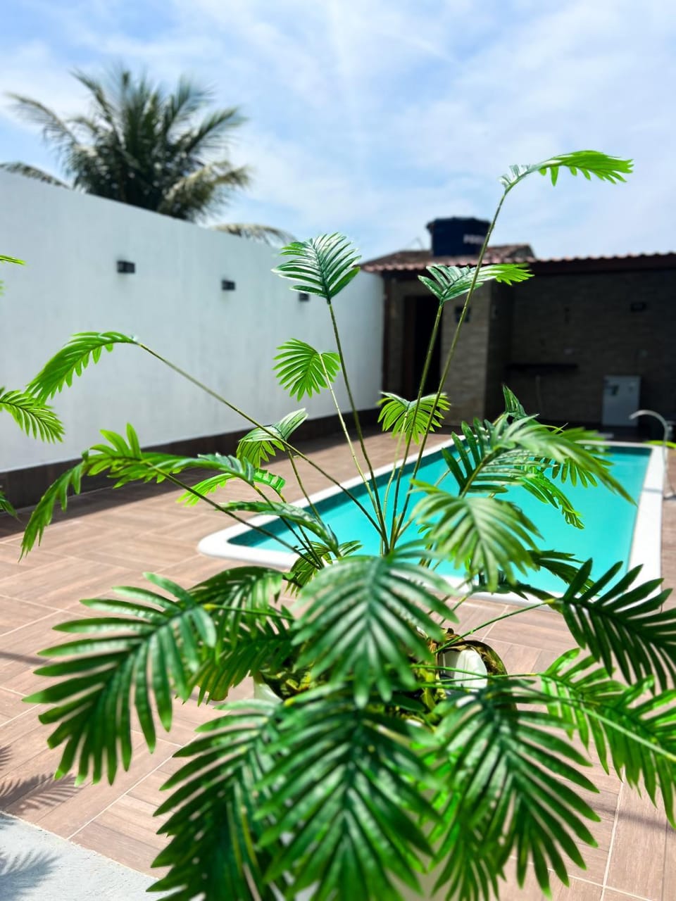Day, Swimming pool
