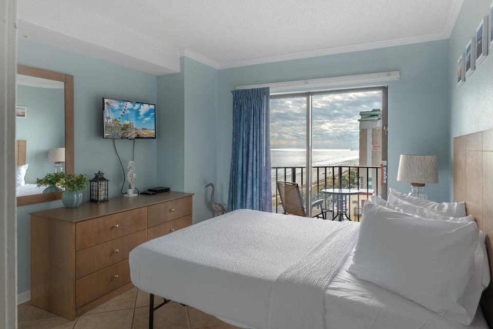 Pristine Oceanview 1 Br at the Palace! Unit 811 House in Myrtle Beach