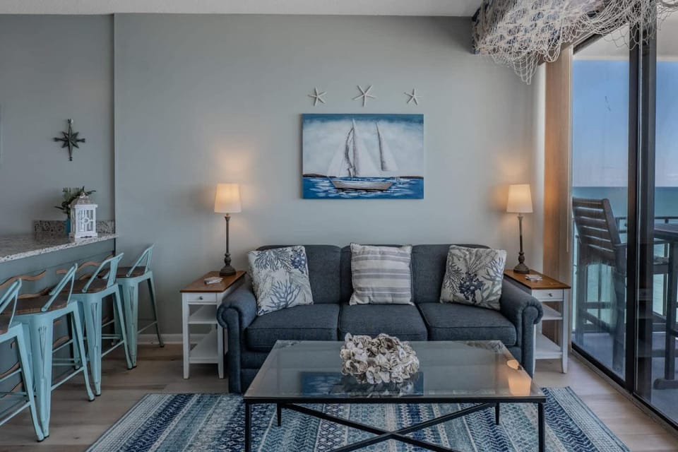 Relaxing Oceanfront 2BR Beach Condo! Royal Garden 1514 House in Garden City