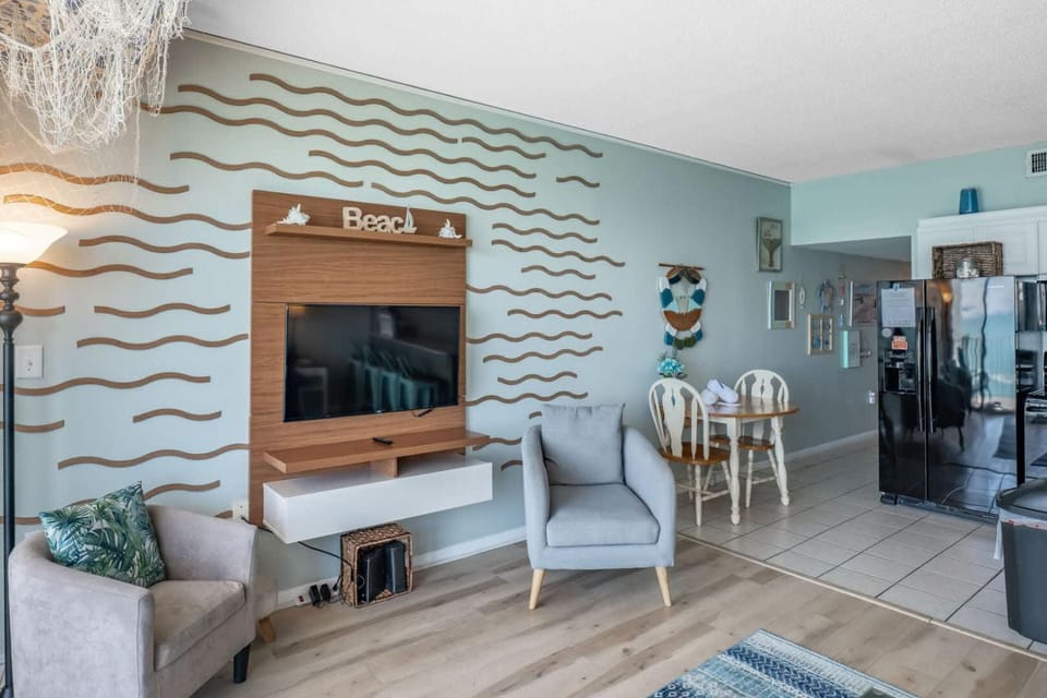 Relaxing Oceanfront 2BR Beach Condo! Royal Garden 1514 House in Garden City