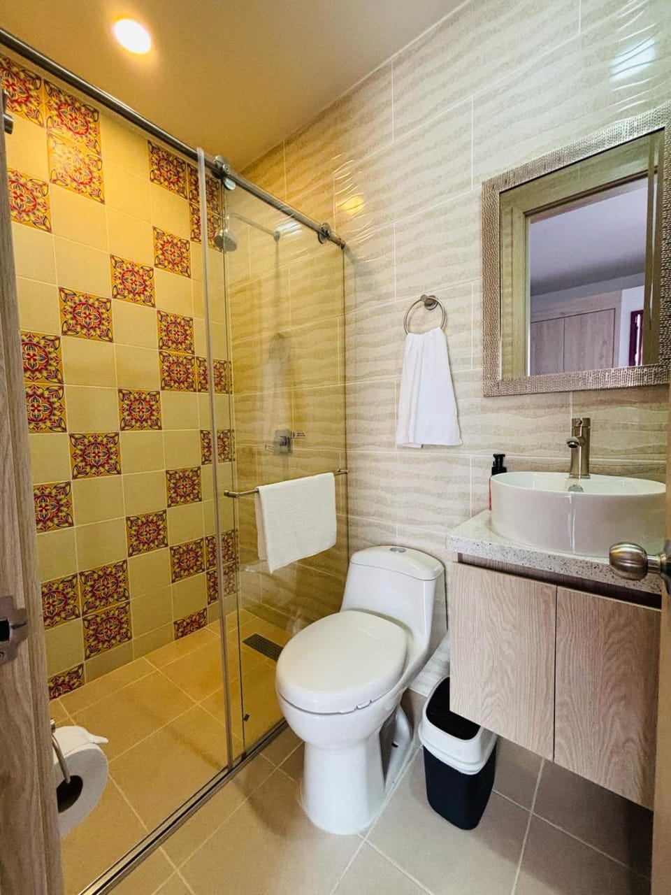 Shower, Bathroom, towels