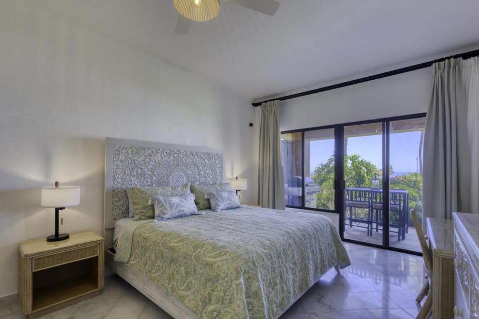 Bed, Balcony/Terrace, Bedroom