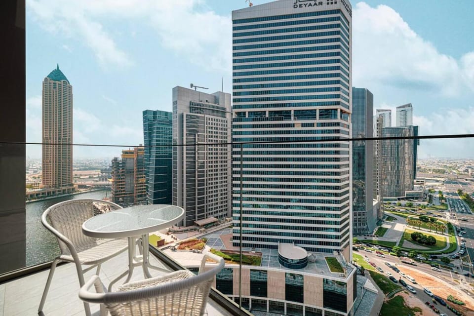 Property building, Balcony/Terrace, City view