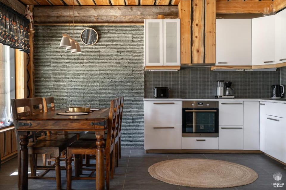 Kitchen or kitchenette, Dining area, dishwasher, oven