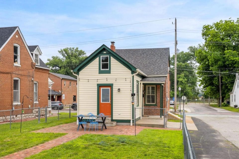 Maison Champignon House in Saint Charles
