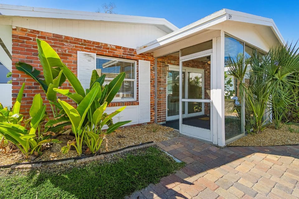 Unleash Island Bliss - Aloha Kai #34 & #37 - Roelens House in Siesta Beach