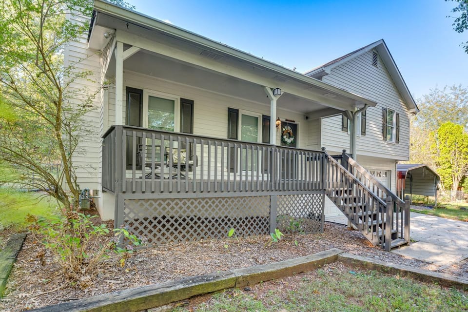 Easy I-20 Access to ATL: Suburban Retreat w/ Yard House in Douglasville