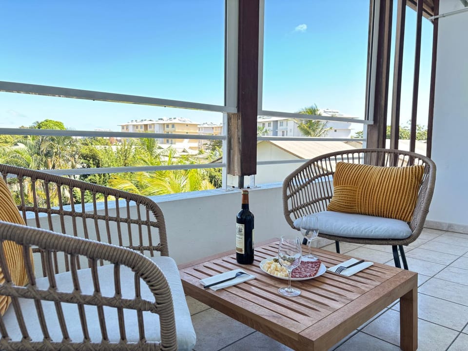 Day, View (from property/room), Balcony/Terrace, Seating area, Dining area