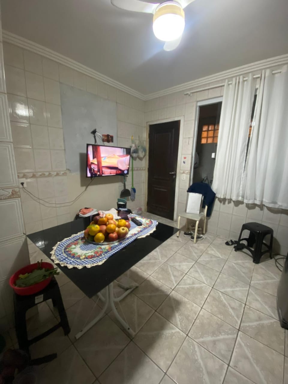 Kitchen or kitchenette, Food and drinks, Dining area, Food