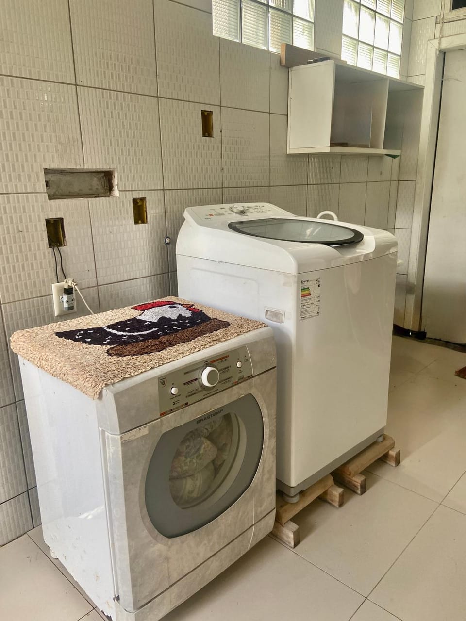 Kitchen or kitchenette, washing machine, washing machine, dryer