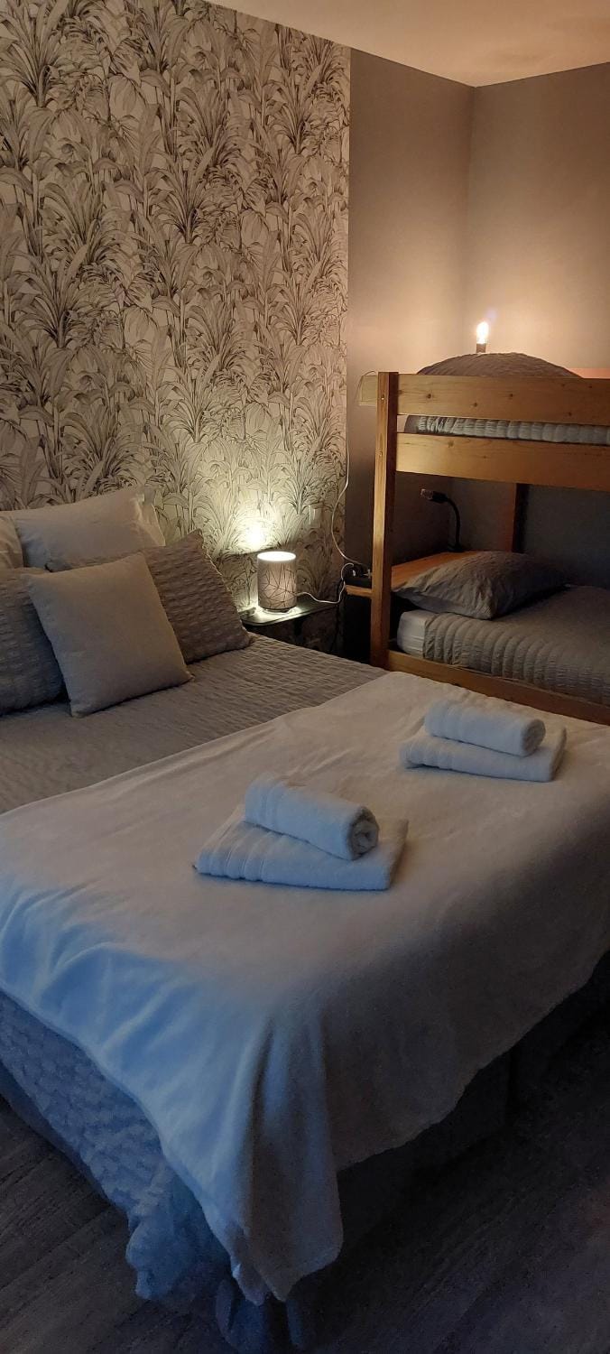 Bed, Photo of the whole room, Bedroom, towels