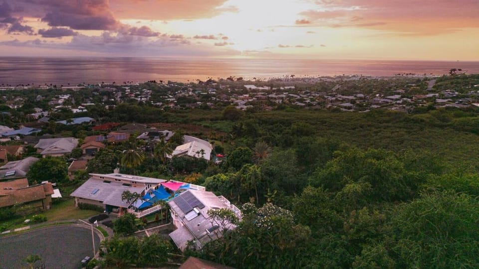 4BR Oceanview Home- Pool, Large Deck, AC & Gardens House in Holualoa