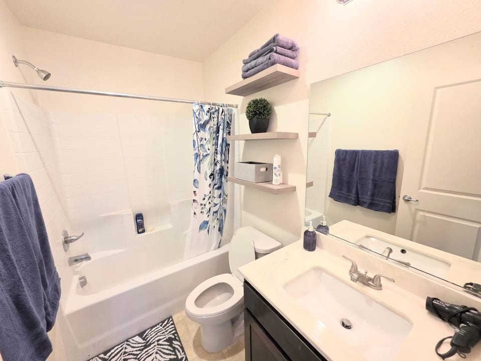 2-Bedroom Entire Guest Suite in North Las Vegas Mountain Views Vacation rental in North Las Vegas