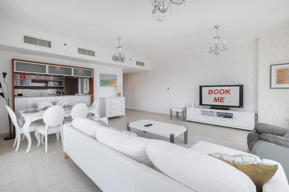 Free housekeeping visits during your stay - StayShort - Dubai Marina sleeps 4 with Marina Views Apartment in Dubai