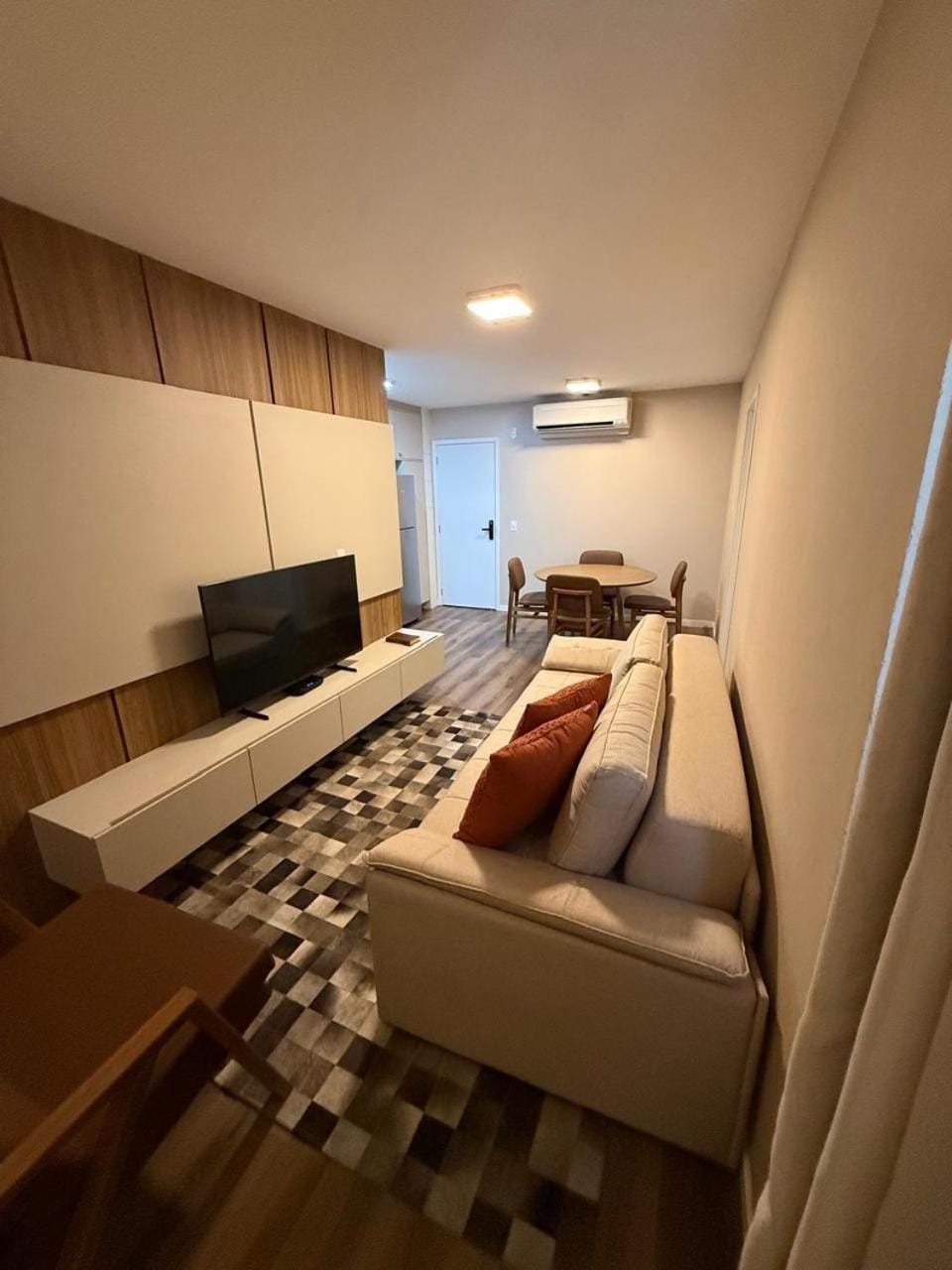 TV and multimedia, Living room, air conditioner