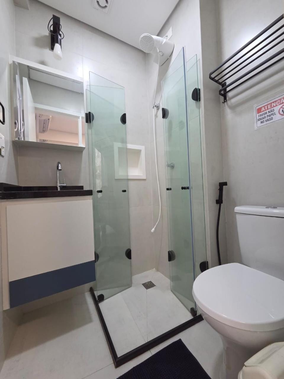 Shower, Bathroom, towels