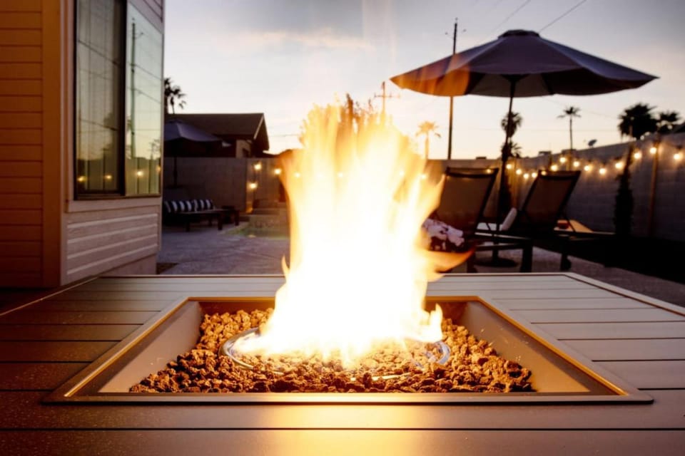 Pure Elegance in Old Town Scottsdale - Pool, Hot Tub, Fire Pit & Ping-Pong House in Scottsdale