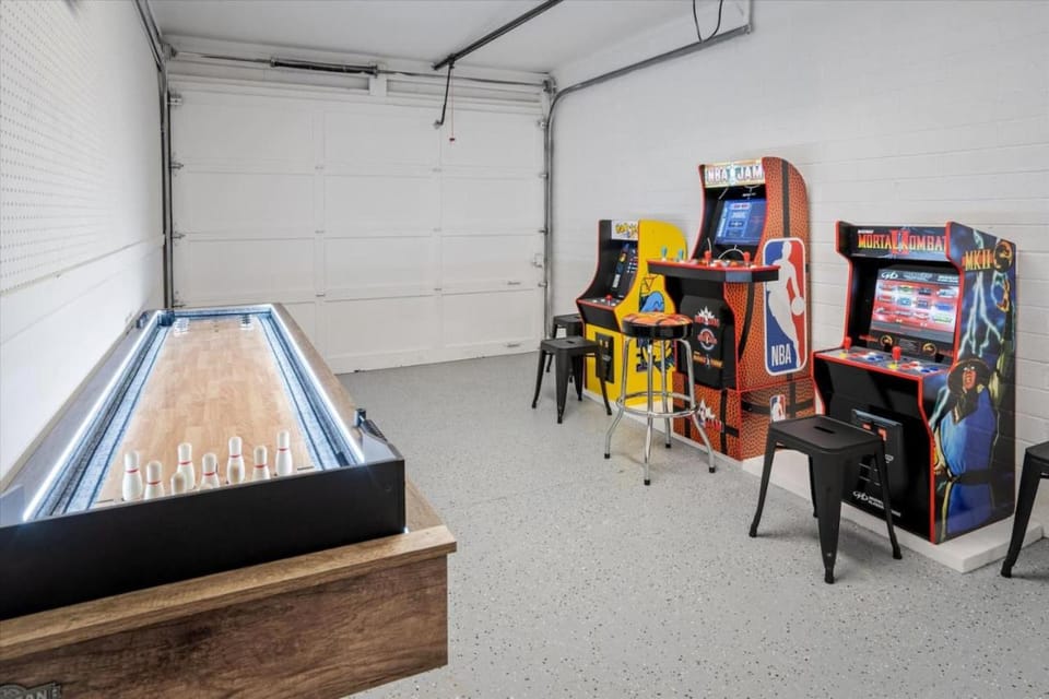 4BR 3BA Tempe Home with Pool, Hot Tub, Putting Green, & Game Room House in Tempe